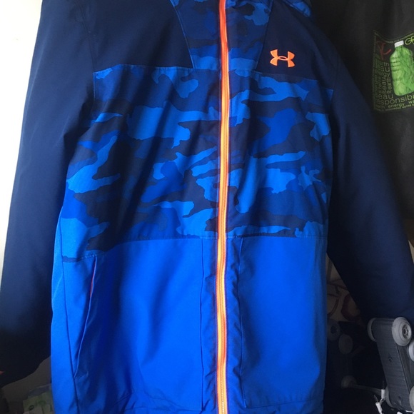 Winter coat- great shape, no rips, no stains, like new. We just grew! - Picture 7 of 7